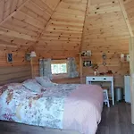 Alpesi faház Kota Finlandais Dans La Vallee De La Bruche Proche De La Nature. Plaine