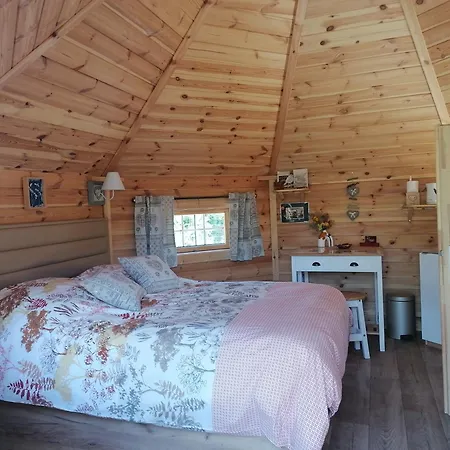 Chalet Kota Finlandais Dans La Vallée De La Bruche Proche De La Nature. Plaine
