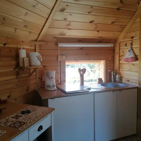 Kota Finlandais Dans La Vallée De La Bruche Proche De La Nature. Chalet
