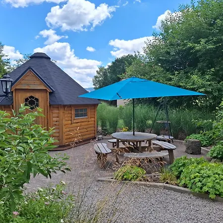 Kota Finlandais Dans La Vallee De La Bruche Proche De La Nature. Plaine